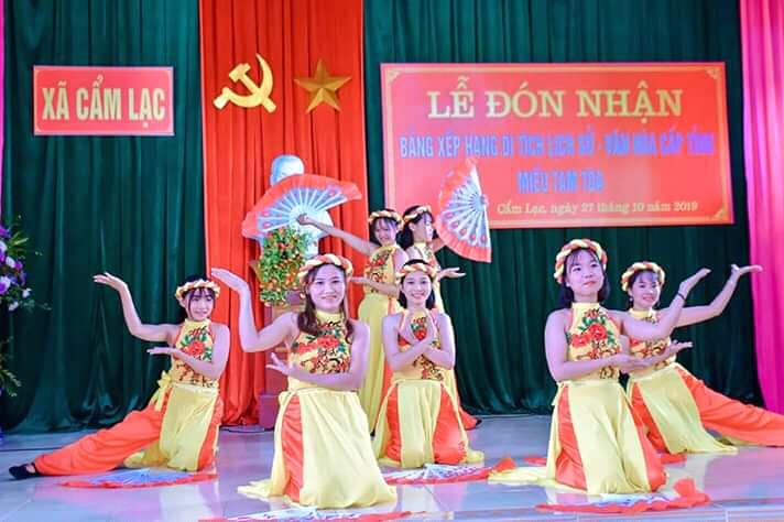 Văn nghệ chào mừng